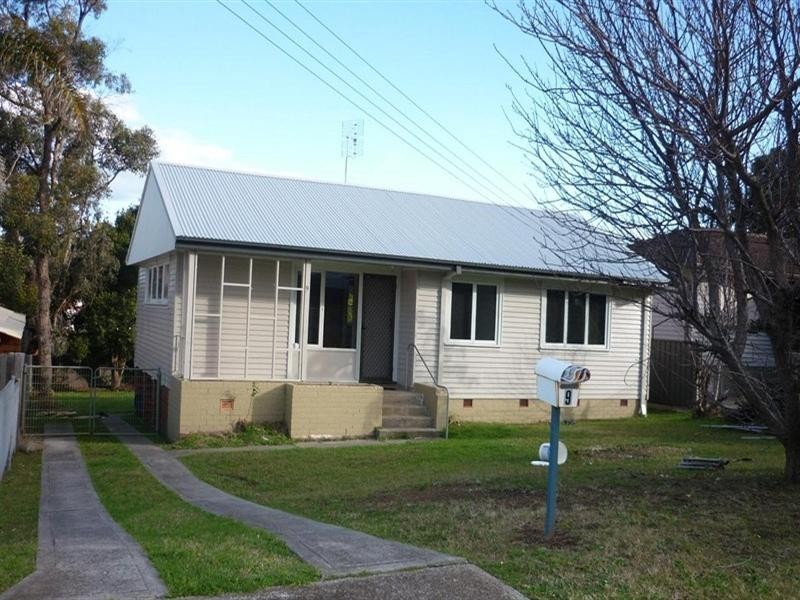 9 Rowley Avenue, Mount Warrigal NSW 2528