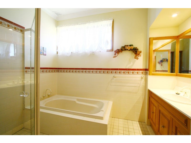 22 Beaurepaire Avenue, Mount Warrigal NSW 2528