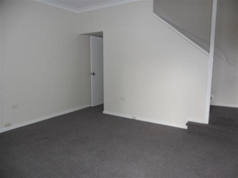 27 Barnes Street, Berkeley NSW 2506