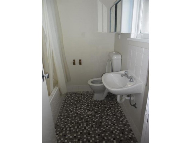 27 Barnes Street, Berkeley NSW 2506