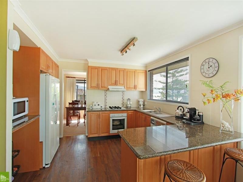 1 Hogan Avenue, Mount Warrigal NSW 2528