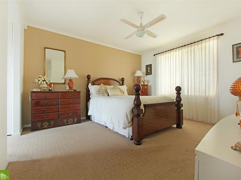 1 Hogan Avenue, Mount Warrigal NSW 2528