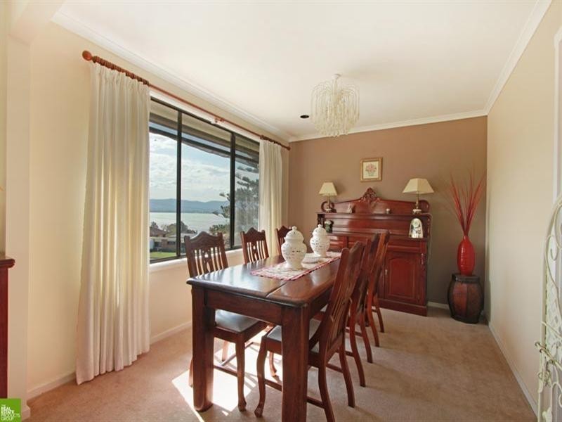 1 Hogan Avenue, Mount Warrigal NSW 2528