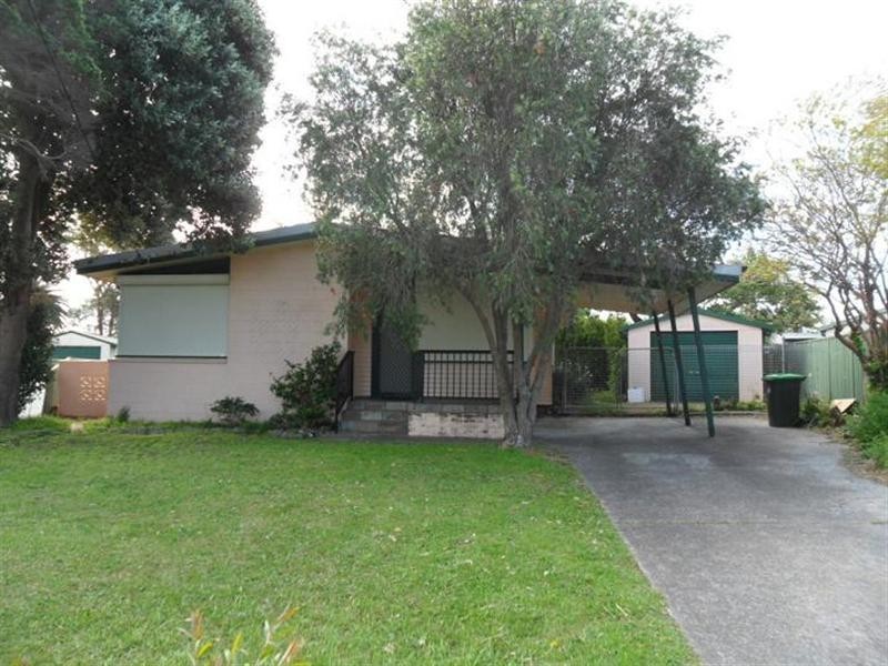 2 Alfred Crescent, Lake Illawarra NSW 2528