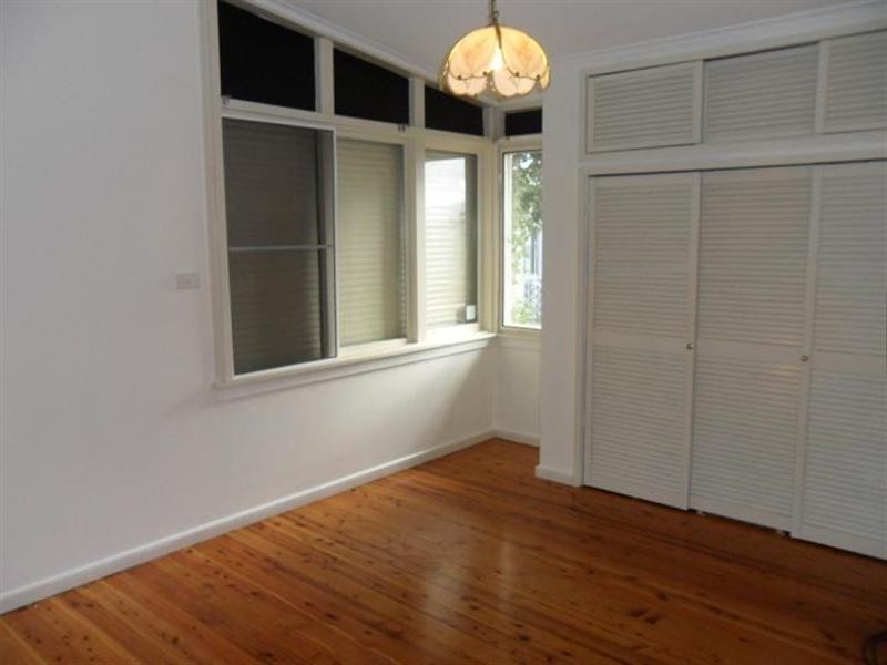 2 Alfred Crescent, Lake Illawarra NSW 2528