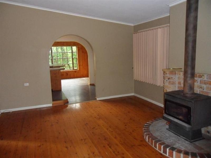 2 Alfred Crescent, Lake Illawarra NSW 2528