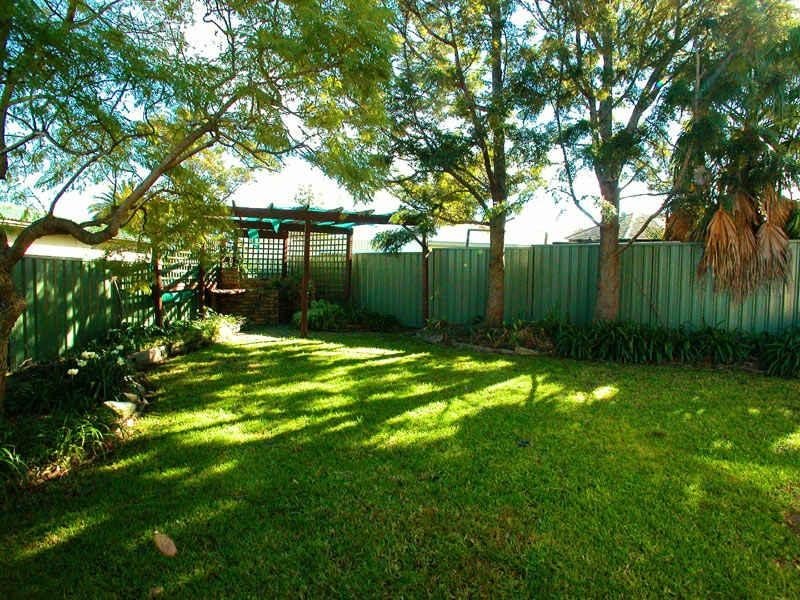 2 Alfred Crescent, Lake Illawarra NSW 2528