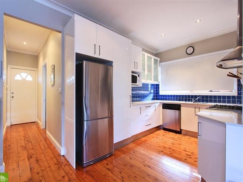 43 Woodford Avenue, Warilla NSW 2528