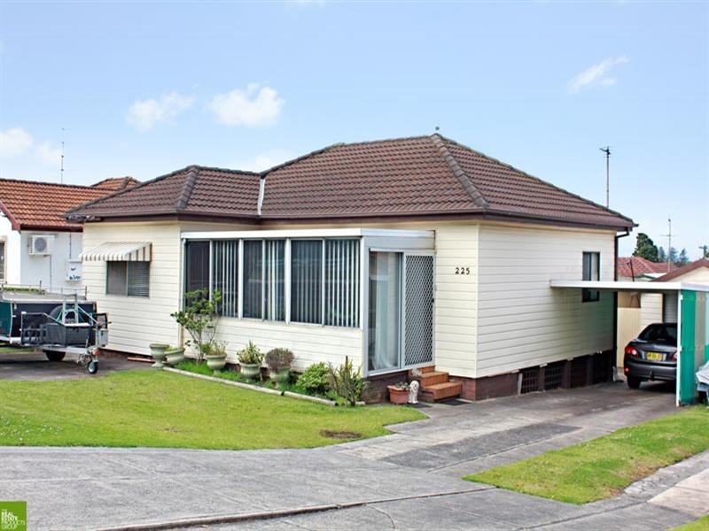 225 Shellharbour Road, Barrack Heights NSW 2528