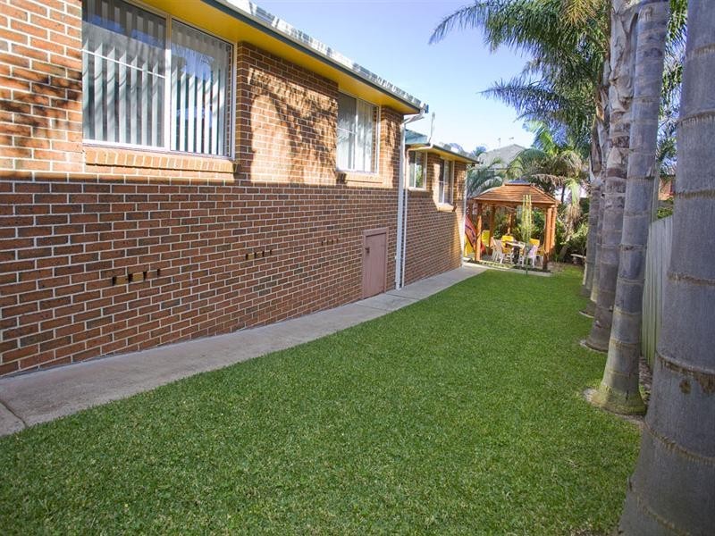 32 Little Lake Crescent, Warilla NSW 2528