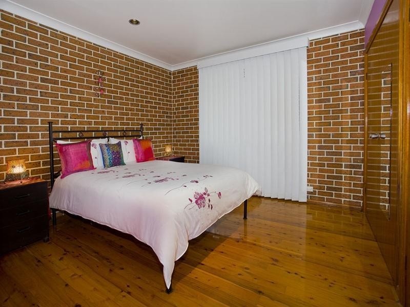 32 Little Lake Crescent, Warilla NSW 2528