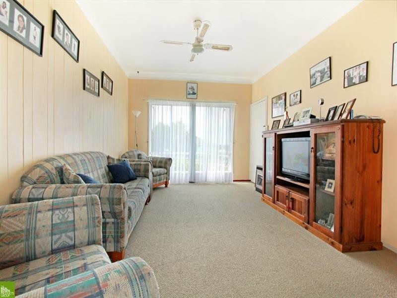 2 Bluebell Road, Barrack Heights NSW 2528