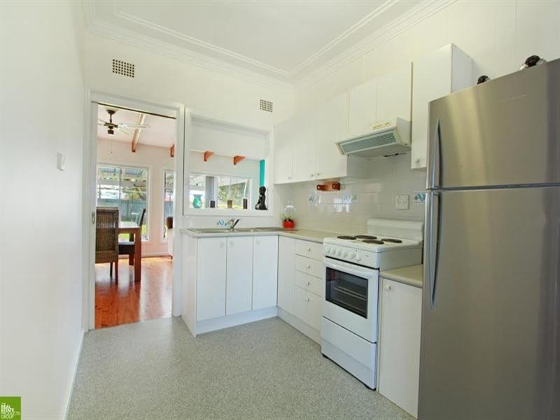 31 Bass Street, Barrack Heights NSW 2528