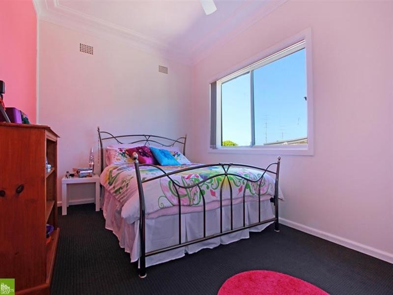 31 Bass Street, Barrack Heights NSW 2528