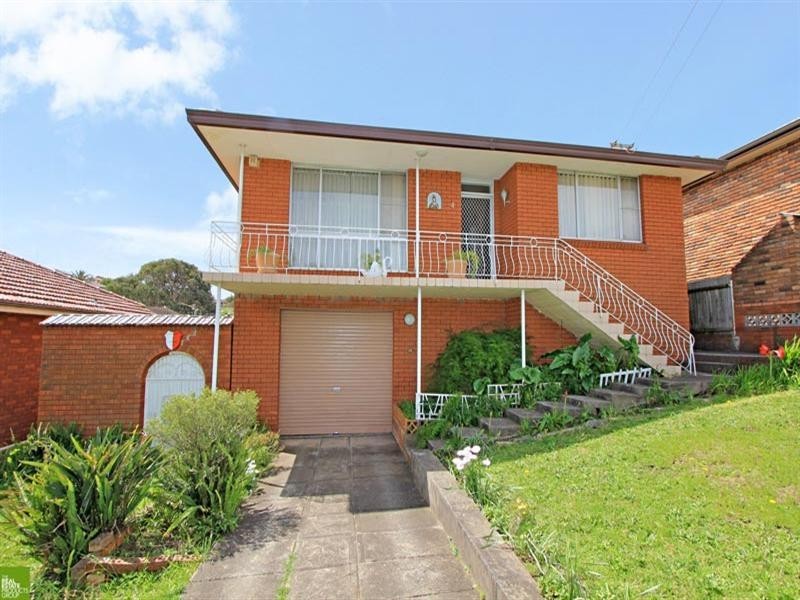 4 Gilgandra Street, Lake Heights NSW 2502