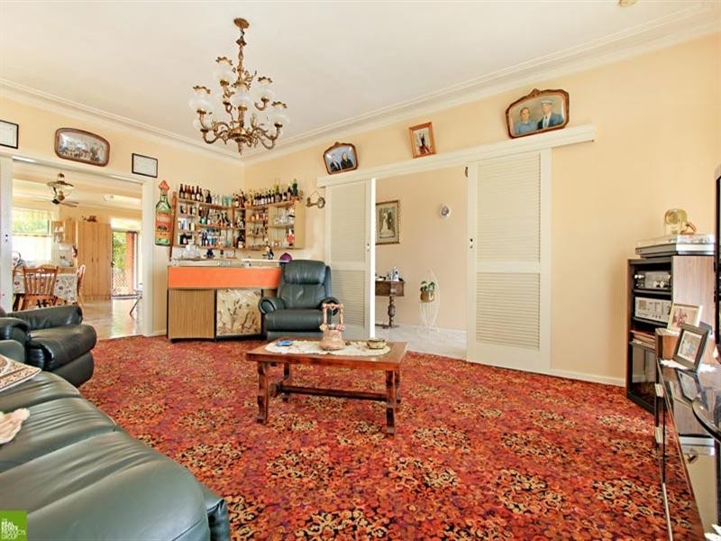 4 Gilgandra Street, Lake Heights NSW 2502