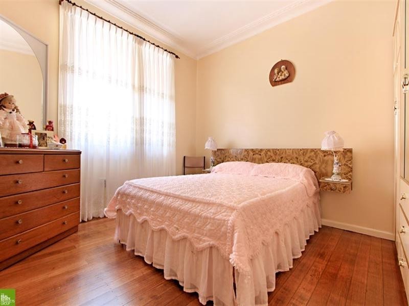 4 Gilgandra Street, Lake Heights NSW 2502