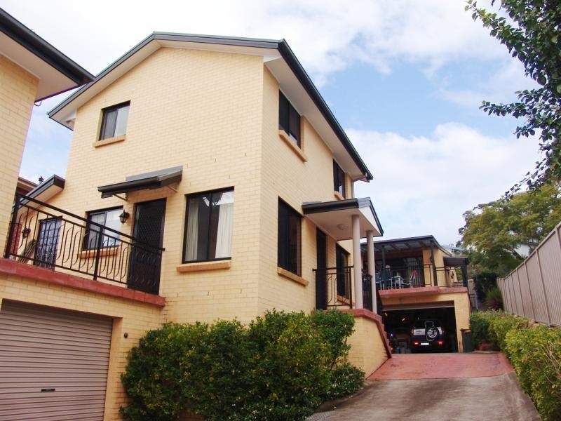 2/13 Rowland Avenue, Wollongong NSW 2500
