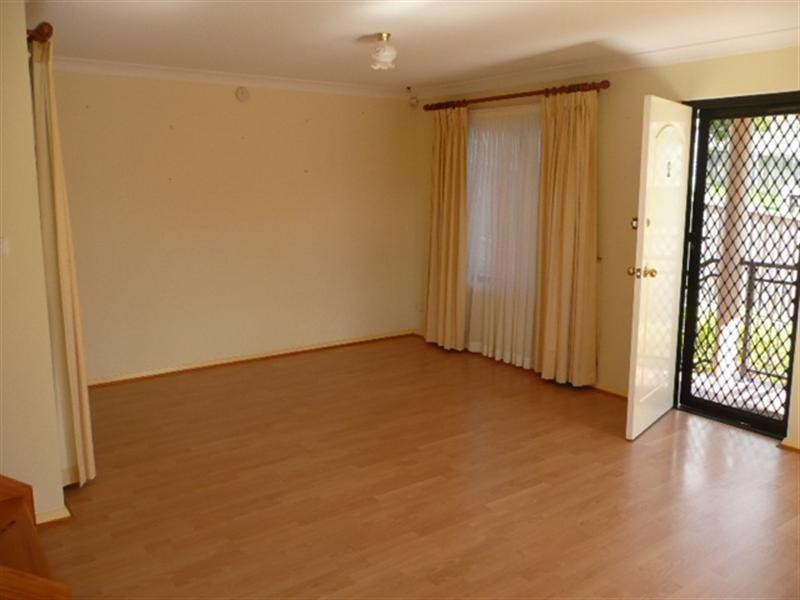 2/13 Rowland Avenue, Wollongong NSW 2500