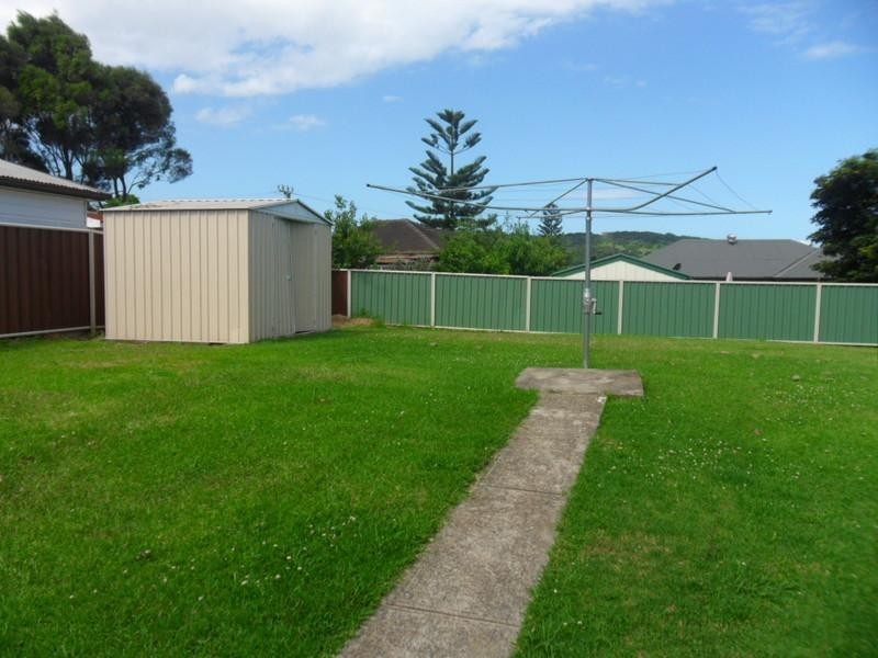 516 Northcliffe Drive, Berkeley NSW 2506