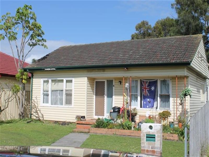 4 Terry Avenue, Warilla NSW 2528