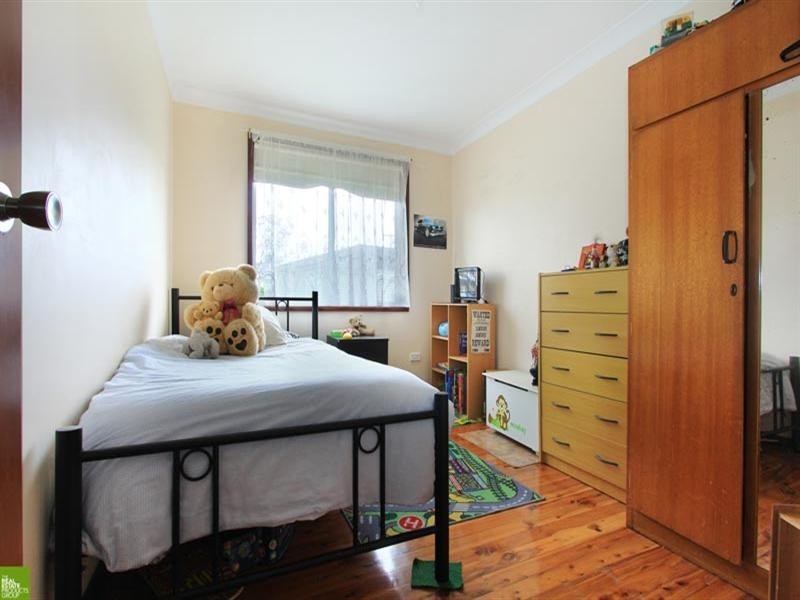 83 Lake Entrance Road, Barrack Heights NSW 2528