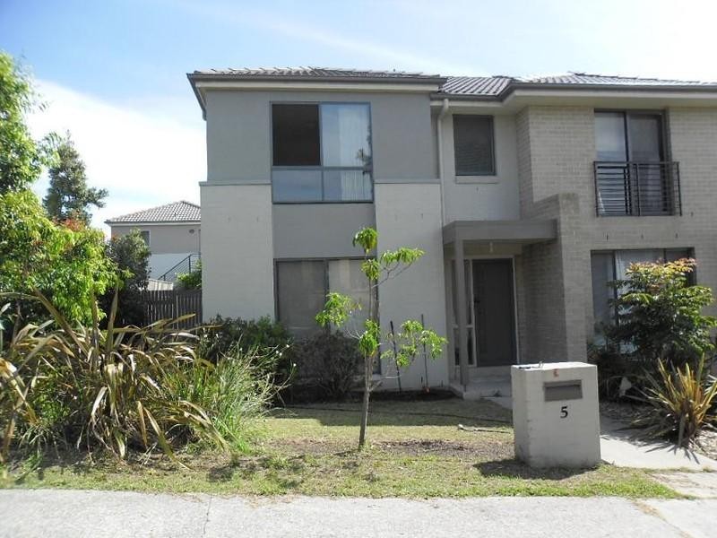 5 Lakewood Boulevard, Flinders NSW 2529