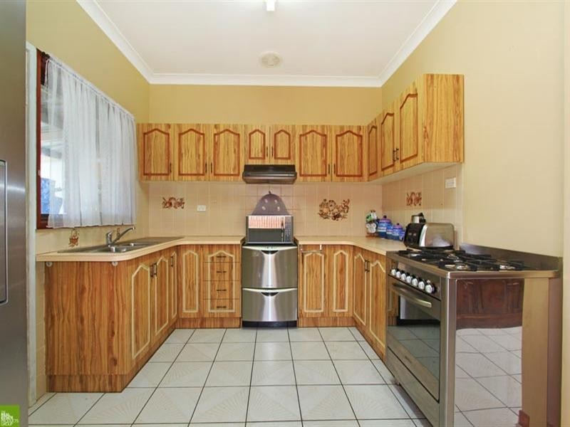 7 Bluebell Road, Barrack Heights NSW 2528