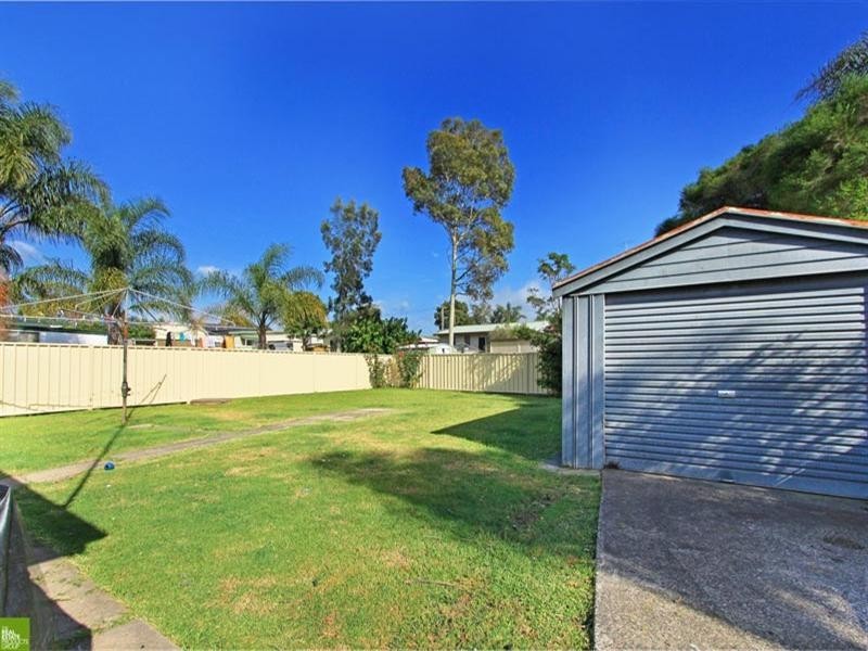 52 Lake Entrance Road, Warilla NSW 2528