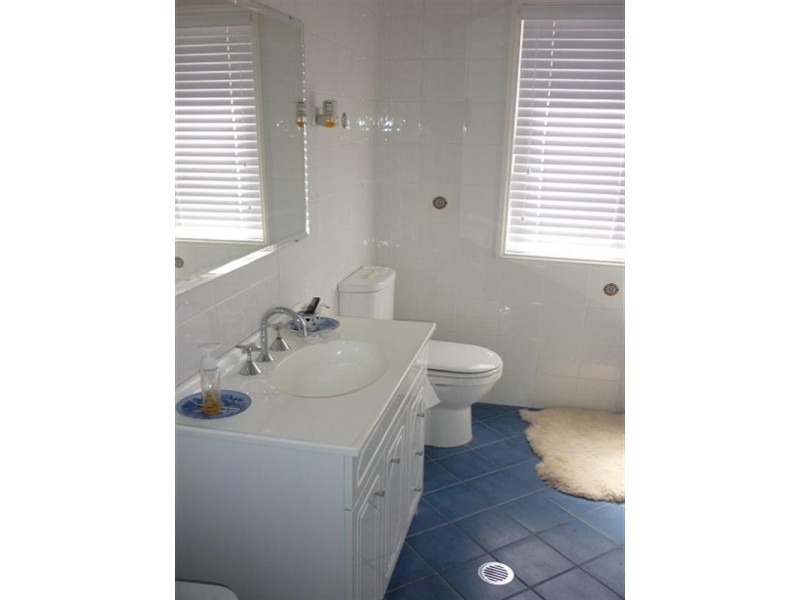 44 Buena Vista Avenue, Lake Heights NSW 2502