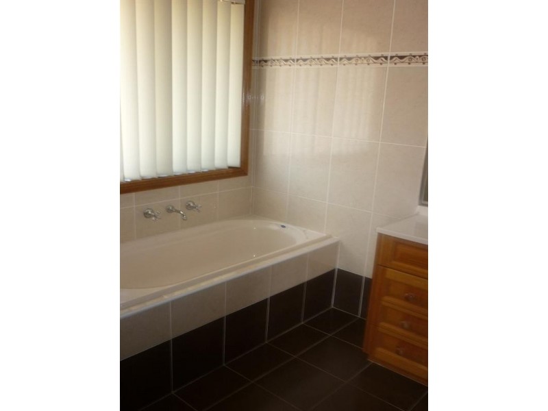 3 Woodburn Terrace, Flinders NSW 2529