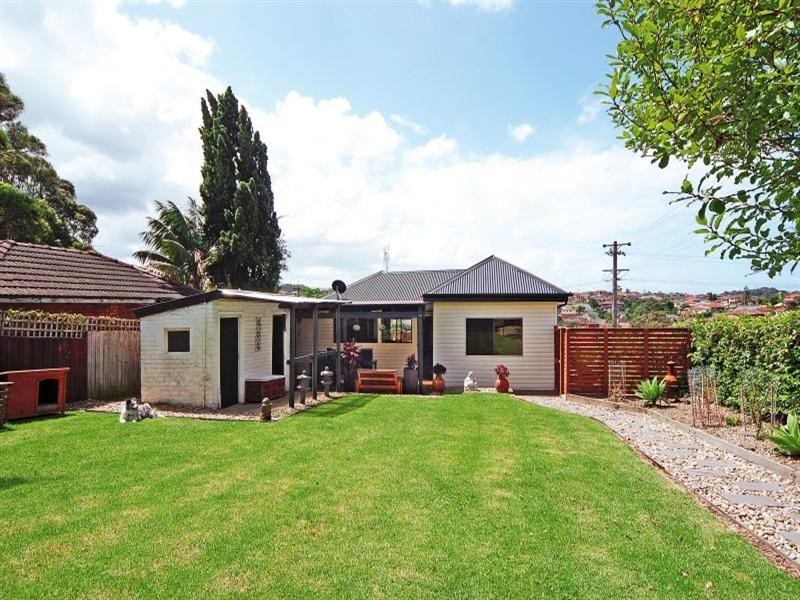 31 Trevor Avenue, Lake Heights NSW 2502