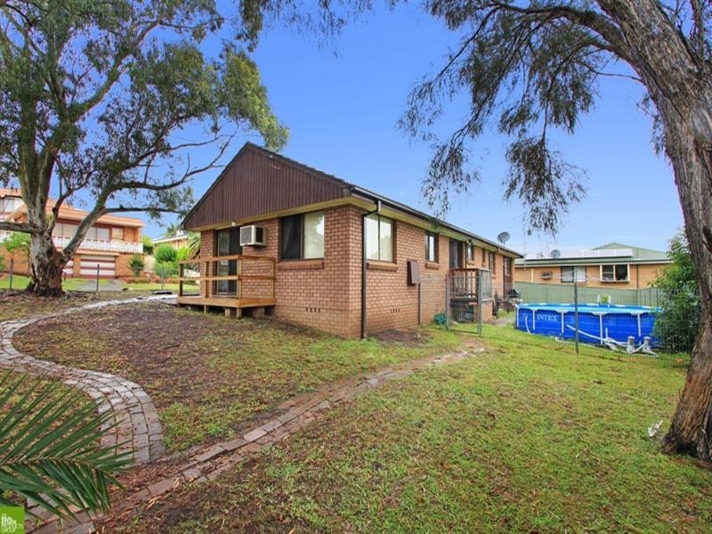 8 Shipton Crescent, Mount Warrigal NSW 2528