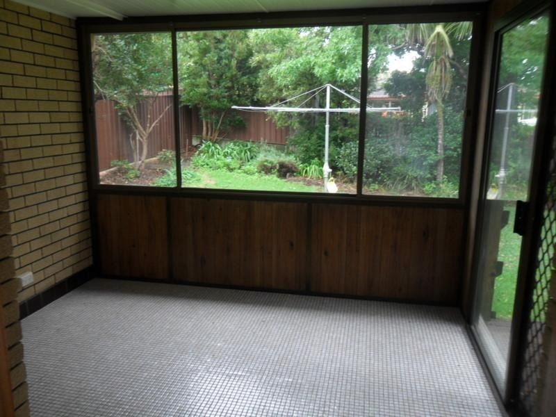 31 Shipton Crescent, Mount Warrigal NSW 2528