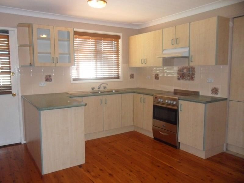 24 Marchant Crescent, Mount Warrigal NSW 2528