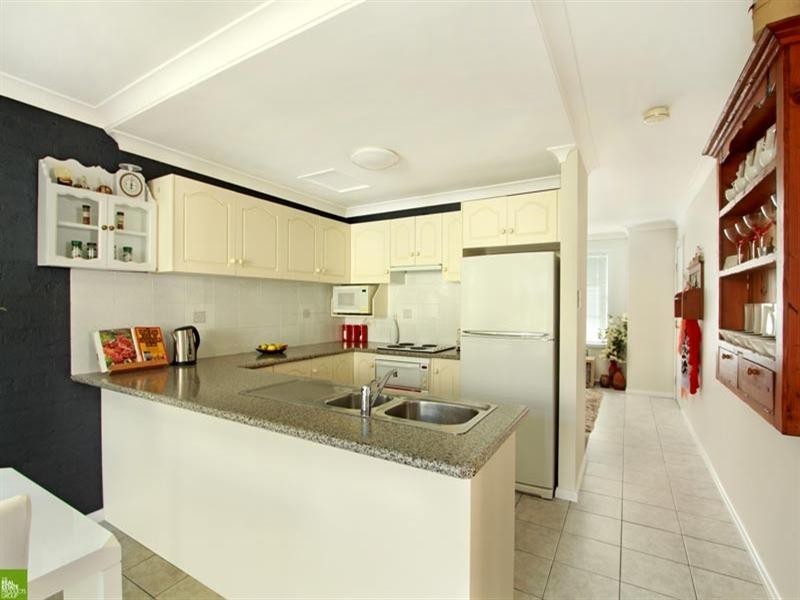 2/66 Peterborough Avenue, Lake Illawarra NSW 2528