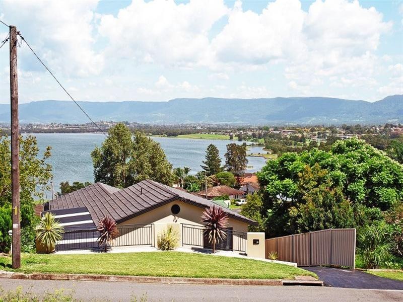 53 Hassan Street, Lake Heights NSW 2502