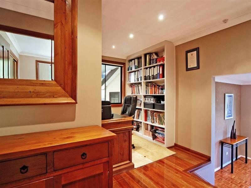 53 Hassan Street, Lake Heights NSW 2502
