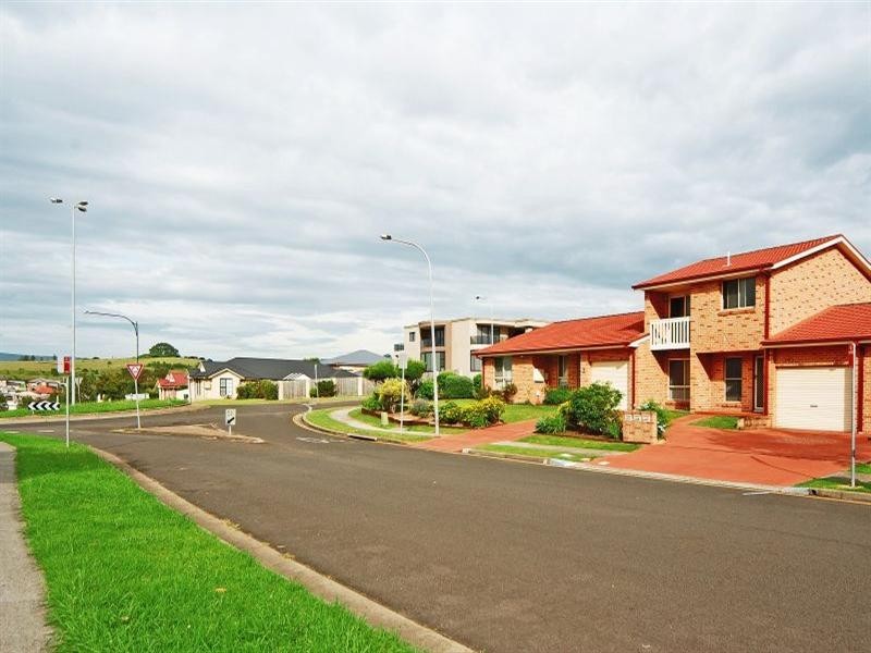 2/18 Willinga Road, Flinders NSW 2529