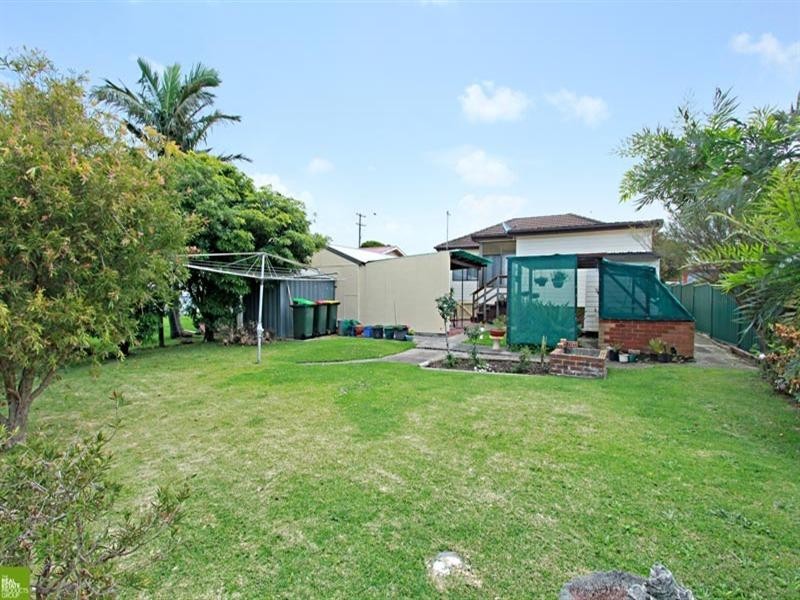 225 Shellharbour Road, Barrack Heights NSW 2528