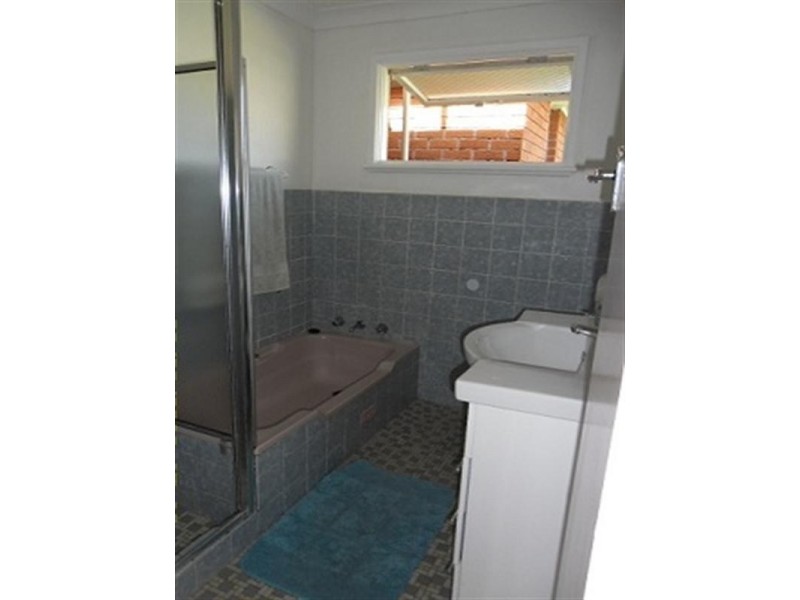 24 Stephanie Avenue, Warilla NSW 2528