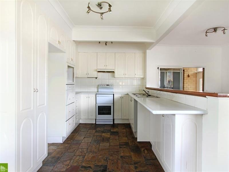6 Lindesay Street, Barrack Heights NSW 2528