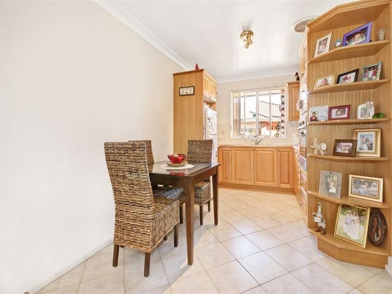 3/8 Peterborough Avenue, Lake Illawarra NSW 2528