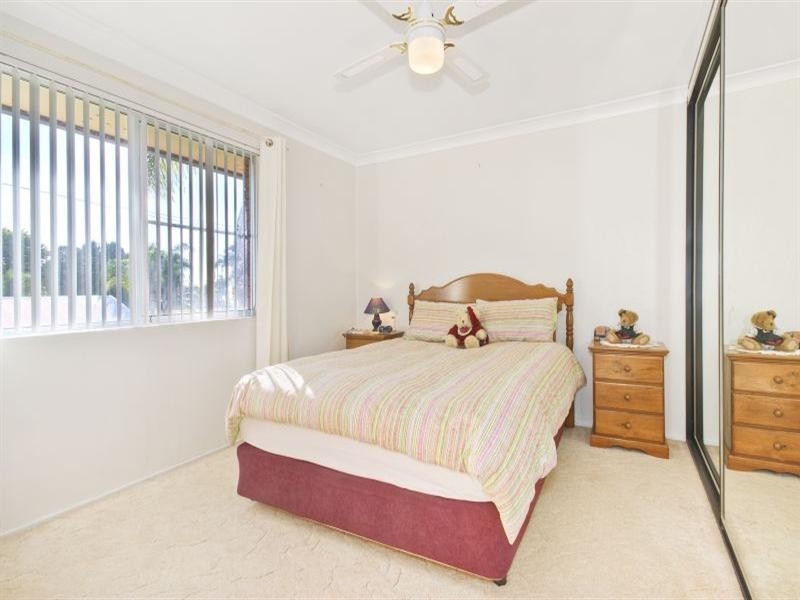 3/8 Peterborough Avenue, Lake Illawarra NSW 2528