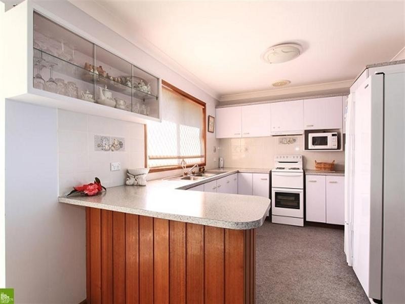 22 Little Lake Crescent, Warilla NSW 2528