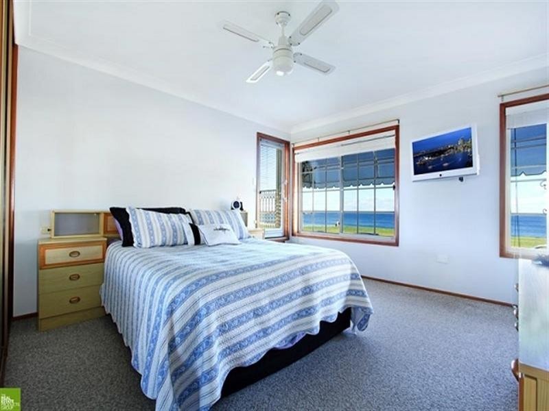 22 Little Lake Crescent, Warilla NSW 2528