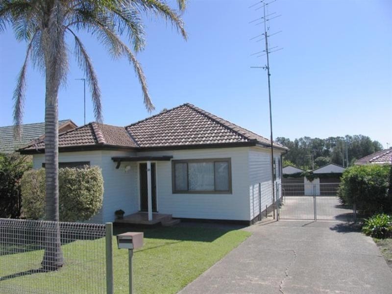 13 Jason Avenue, Barrack Heights NSW 2528