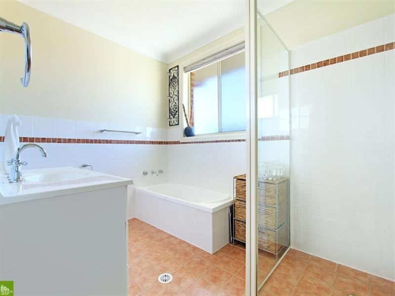 2/73 Pur Pur Avenue, Lake Illawarra NSW 2528