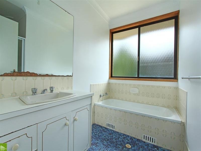 49 Antrim Avenue, Warilla NSW 2528