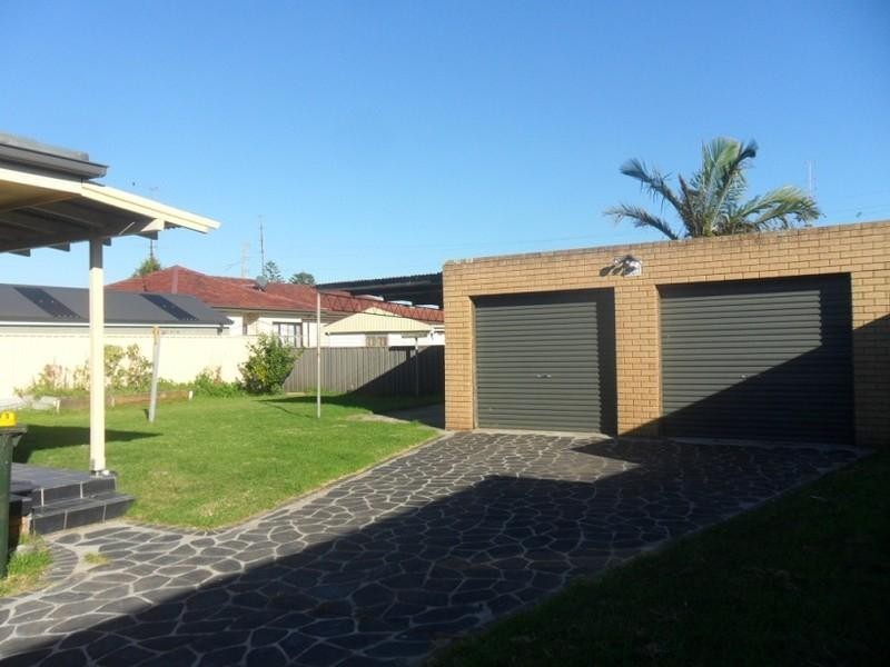 30 Kurrajong Street, Windang NSW 2528